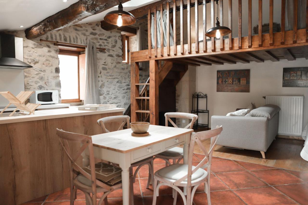 Maison D'Hotes Le Hameau De La Mure Saint-Laurent-du-Pape Eksteriør bilde