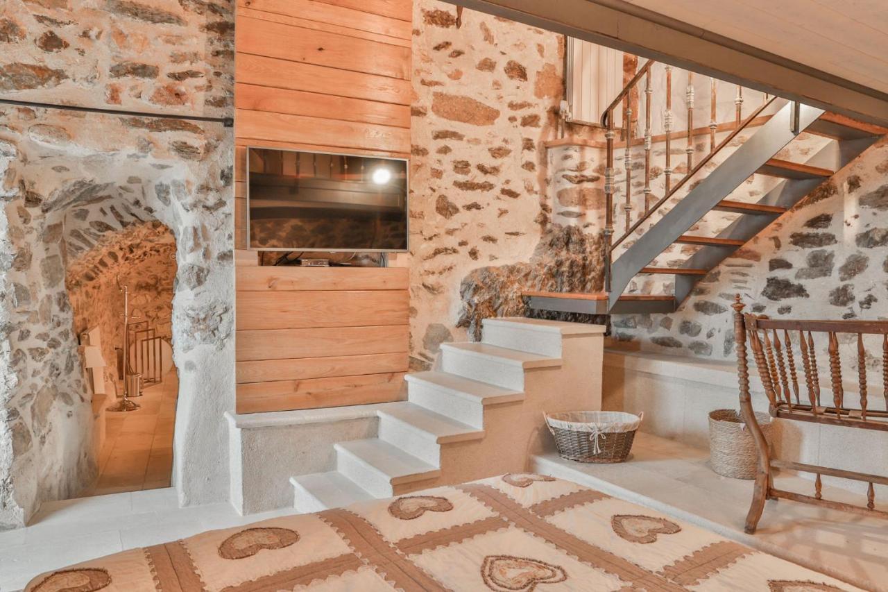 Maison D'Hotes Le Hameau De La Mure Saint-Laurent-du-Pape Eksteriør bilde